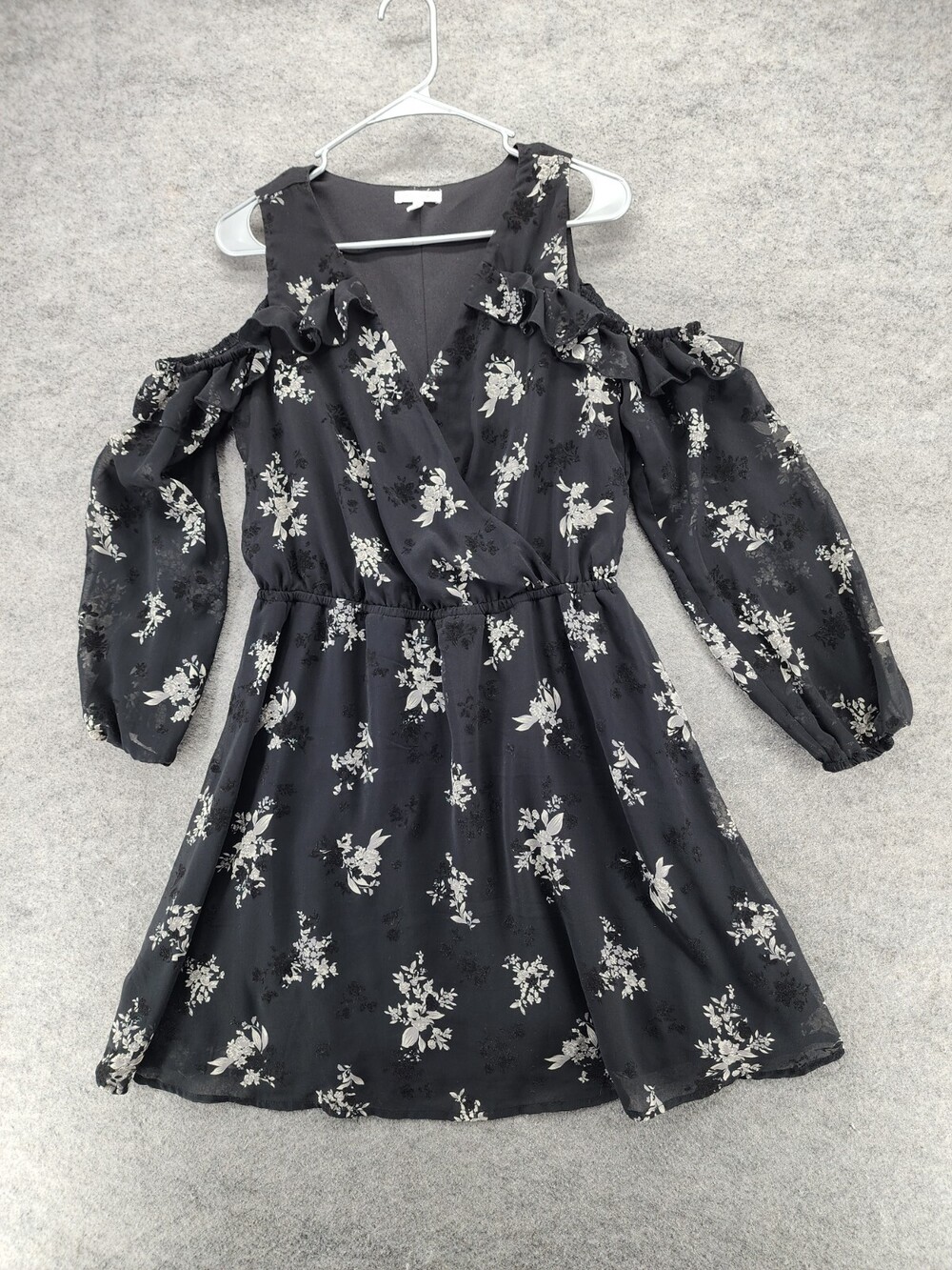 Maurices Dress Womens Medium Cold Shoulder Black Floral